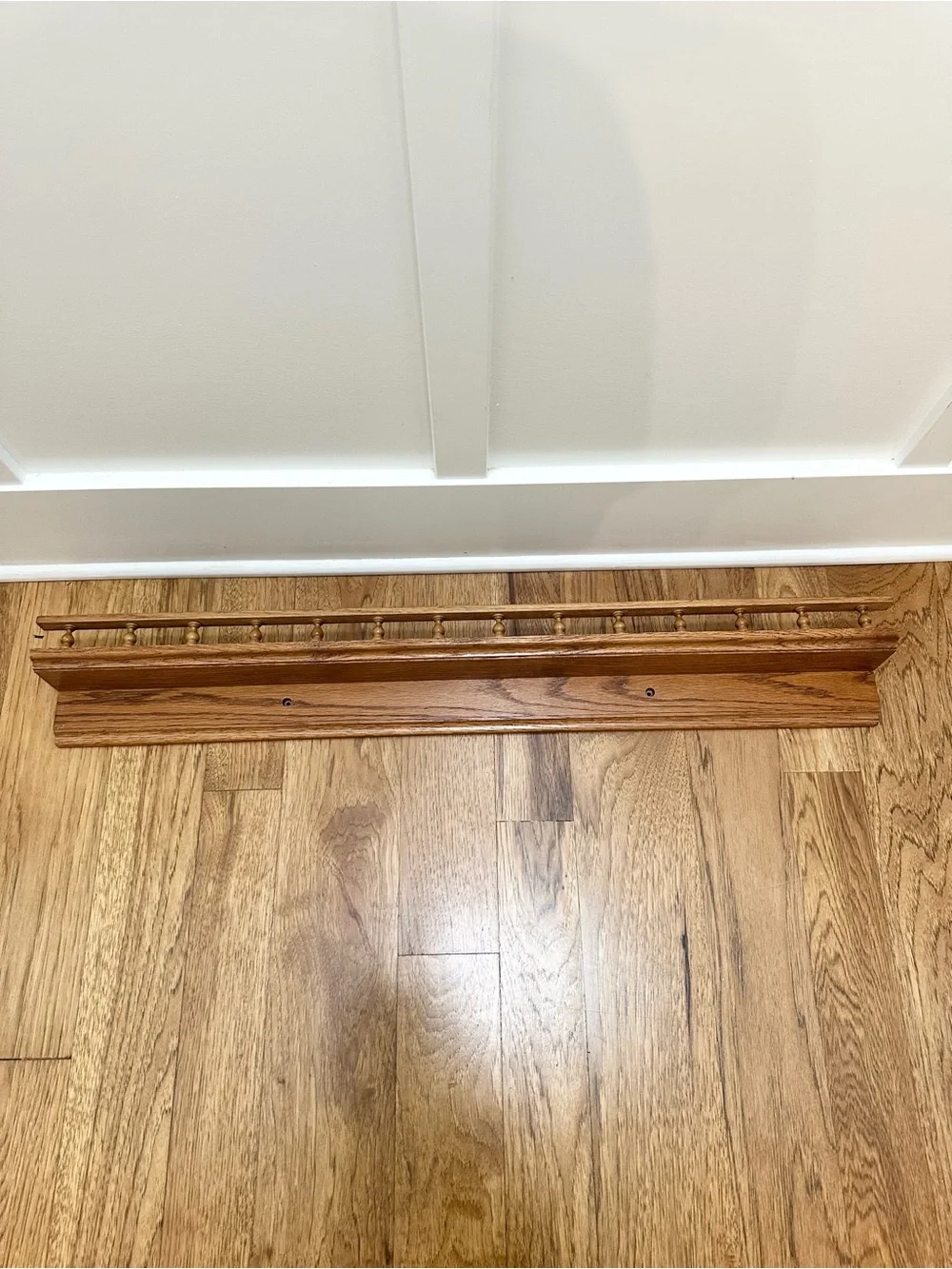 Vintage Wooden Wall-Mounted Display Plate Shelf Spindle Gallery Rail Solid Oak
